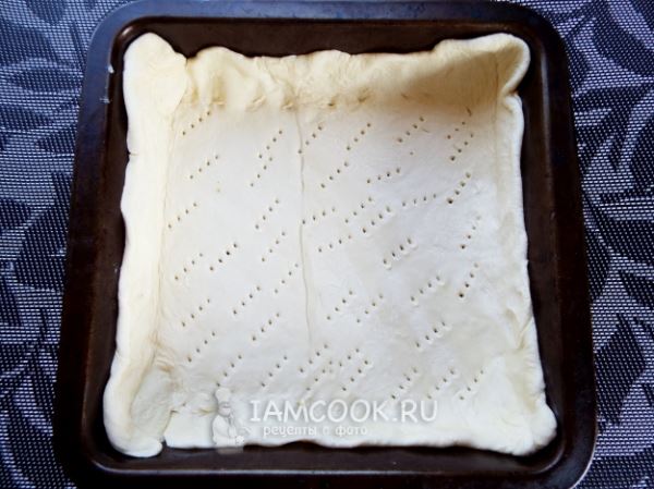 Пирог с малиной из слоеного дрожжевого теста