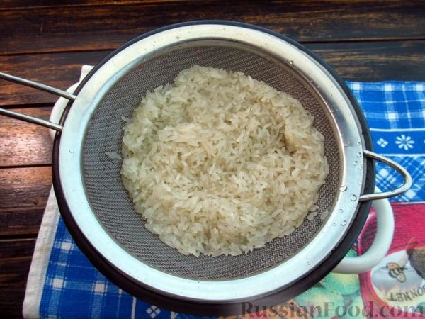 Томатный суп с рисом и зеленью